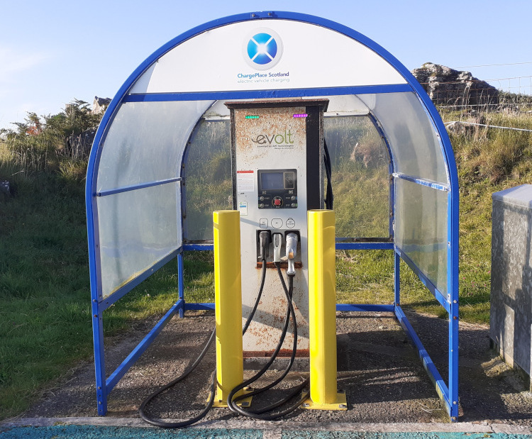 A ChargePlace Scotland DC/AC Charging Station